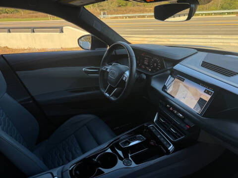 2024 Audi e-tron GT quattro Prestige