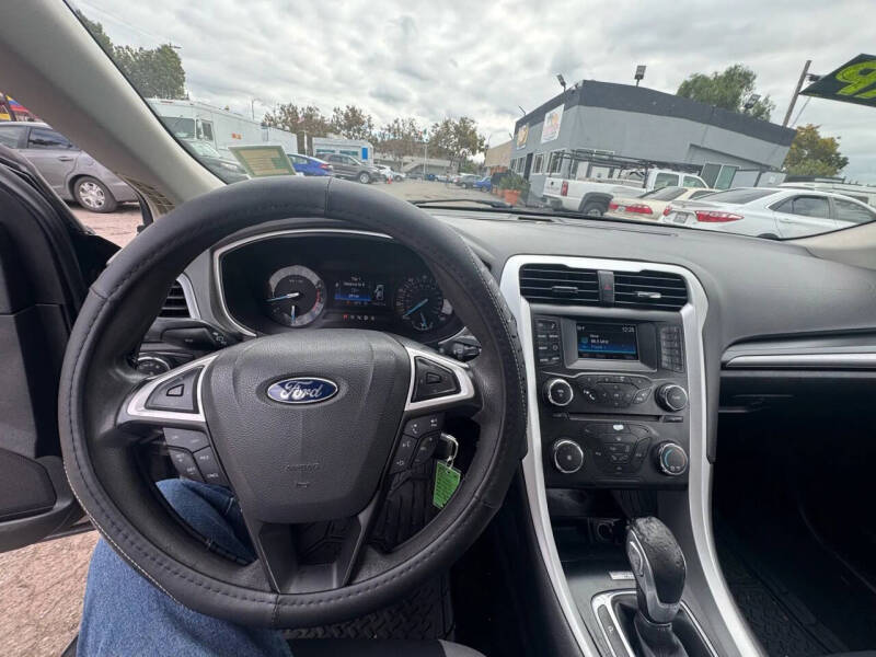 2014 Ford Fusion SE