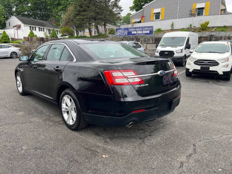 2014 Ford Taurus SEL
