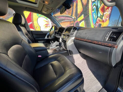 2013 Toyota Land Cruiser