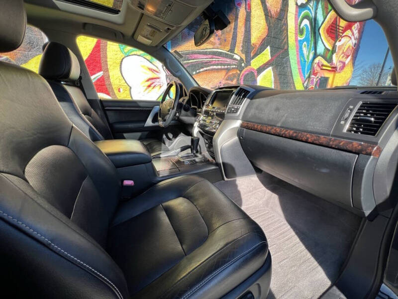 2013 Toyota Land Cruiser