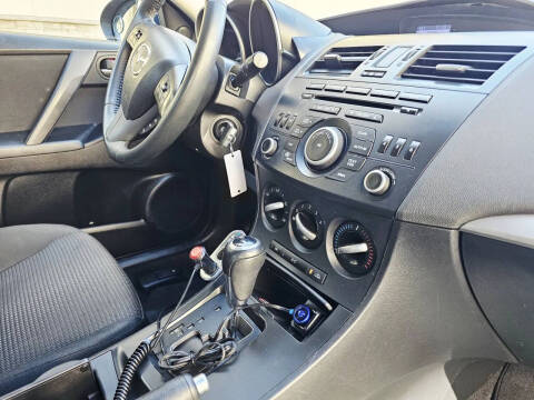 2012 Mazda MAZDA3 i Touring