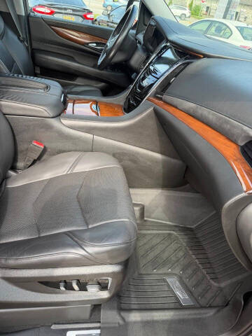2018 Cadillac Escalade ESV Premium Luxury