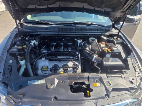 2011 Ford Taurus SE