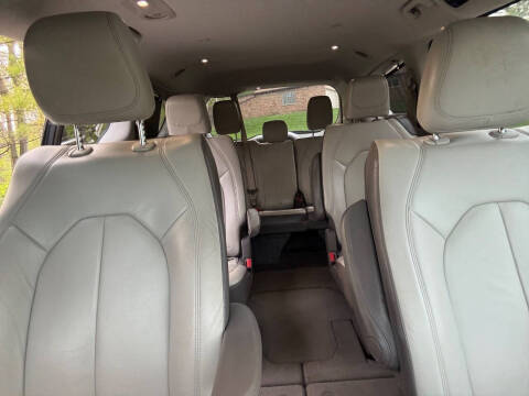 2017 Chrysler Pacifica Touring-L