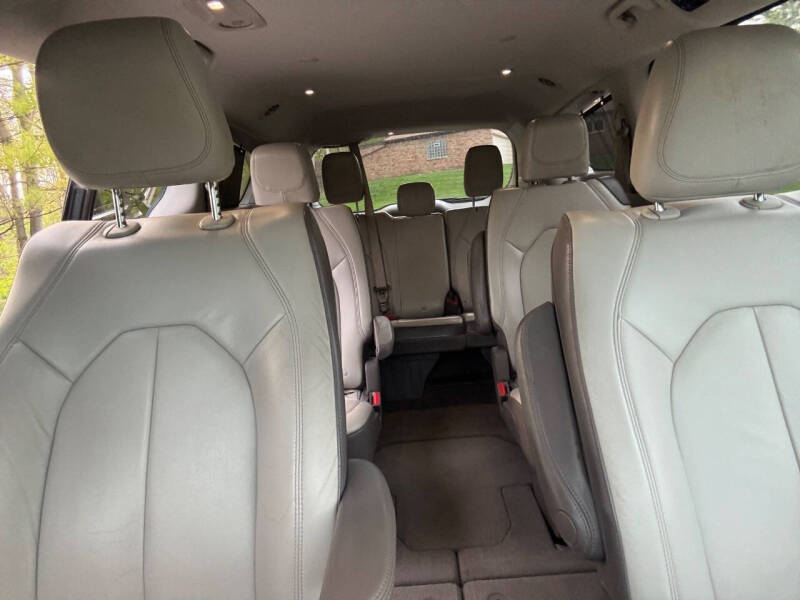 2017 Chrysler Pacifica Touring-L