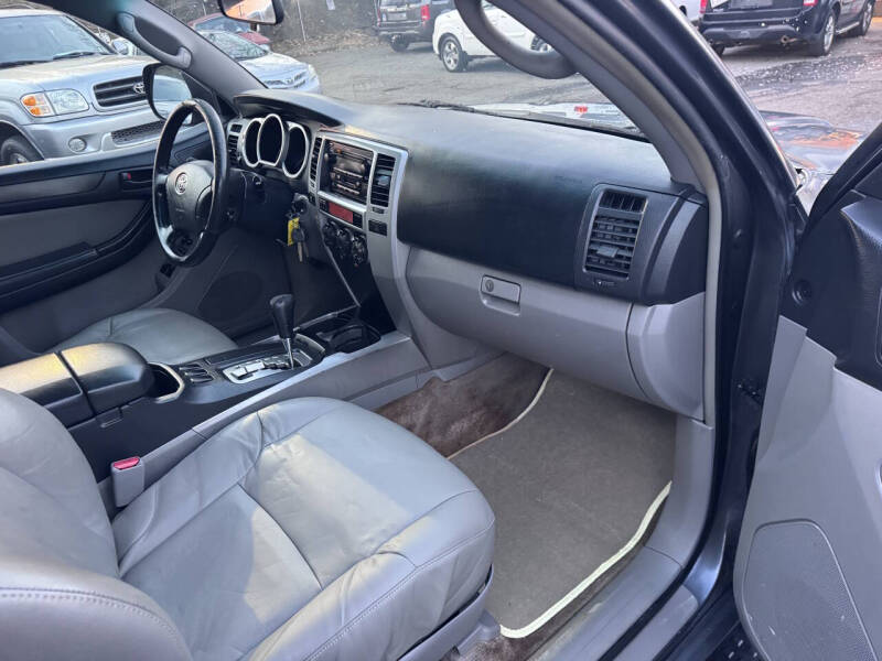 2004 Toyota 4Runner SR5