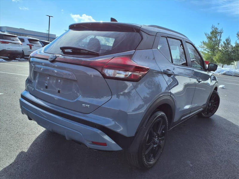 2023 Nissan Kicks SR