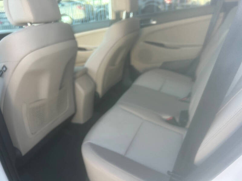 2016 Hyundai Tucson SE