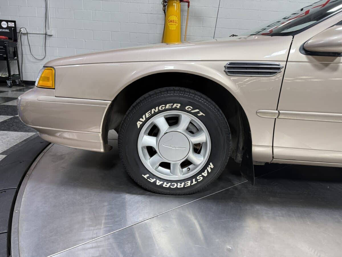 1993 Ford Thunderbird 24