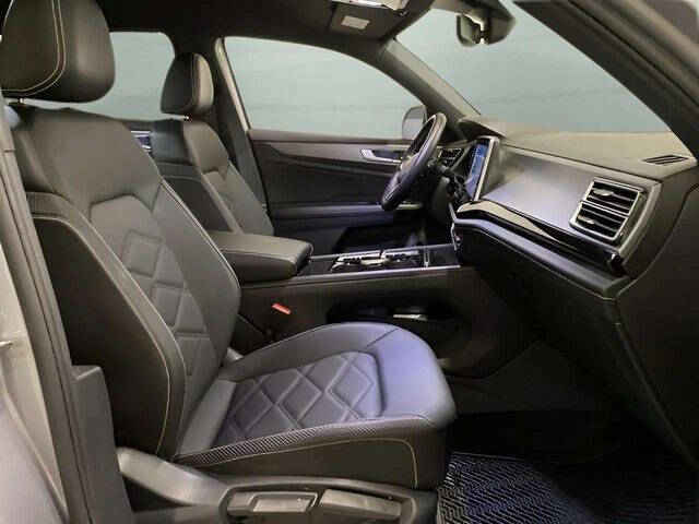 2025 Volkswagen Atlas Cross Sport SE 4Motion