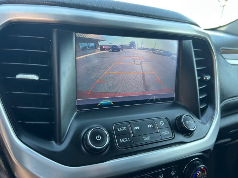 2017 GMC Acadia SLE-2