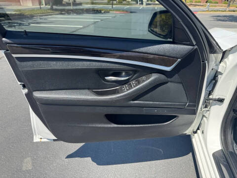 2016 BMW 5 Series 528i