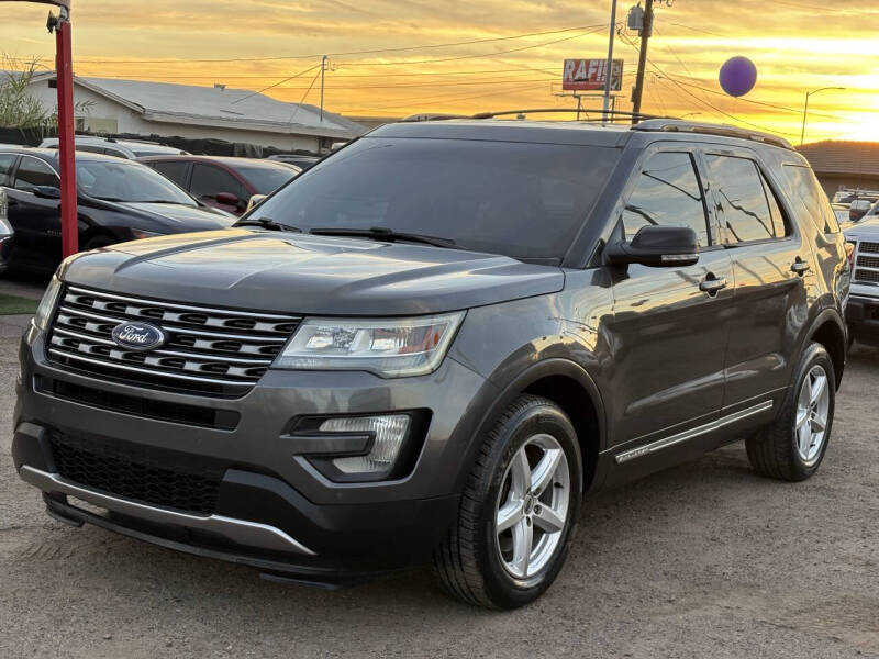 2016 Ford Explorer XLT's photo