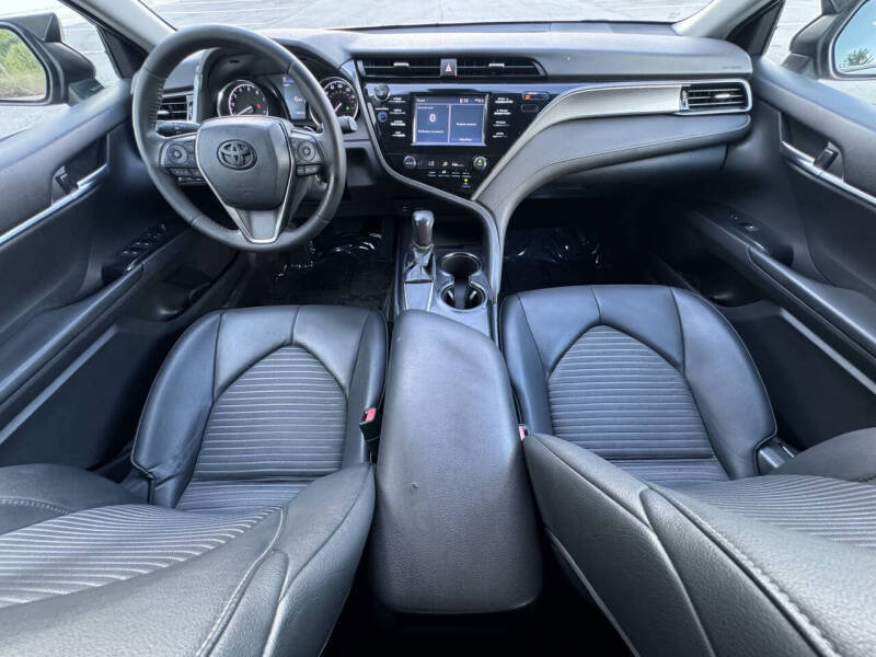 2019 Toyota Camry SE