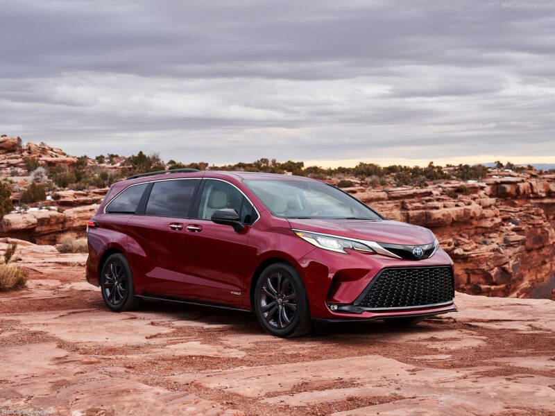 2023 Toyota Sienna for sale at Xclusive Auto Leasing NYC in Staten Island NY