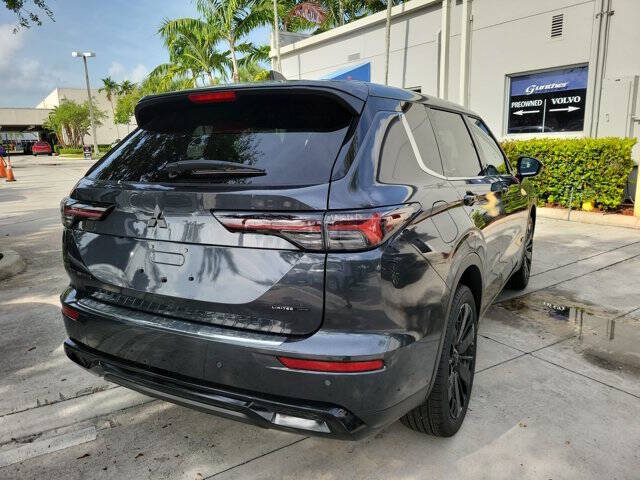 2026 Mitsubishi Outlander LE