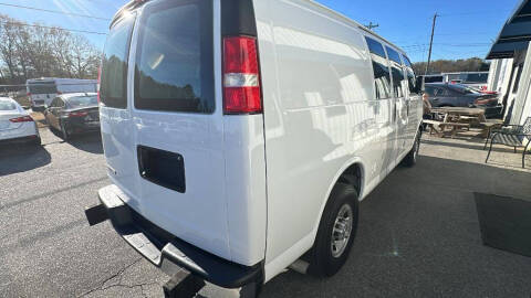 2023 Chevrolet Express 2500