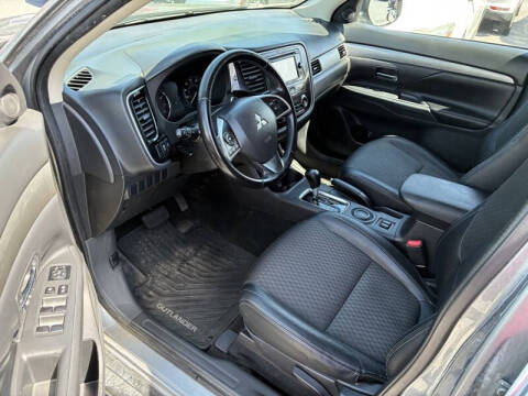 2015 Mitsubishi Outlander SE