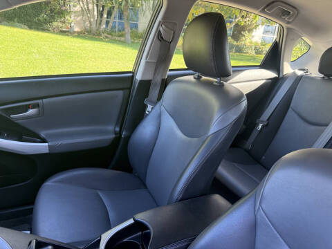 2012 Toyota Prius Two