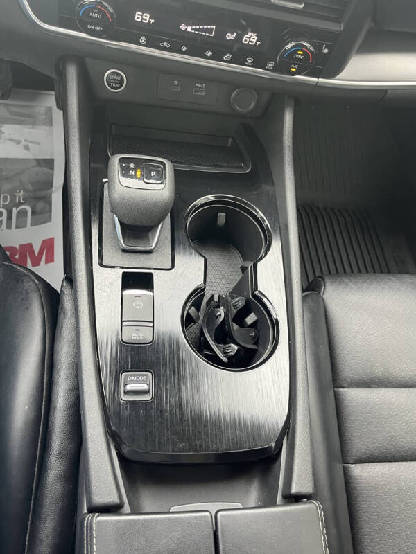 2023 Nissan Rogue SV