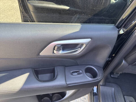 2020 Nissan Pathfinder SL