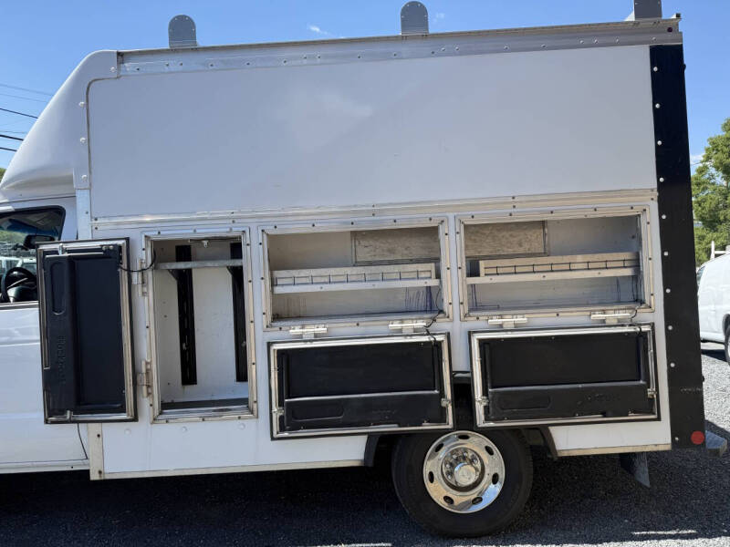 2017 Ford E-Series E-350 SD