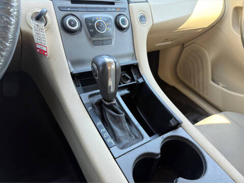 2014 Ford Taurus SE