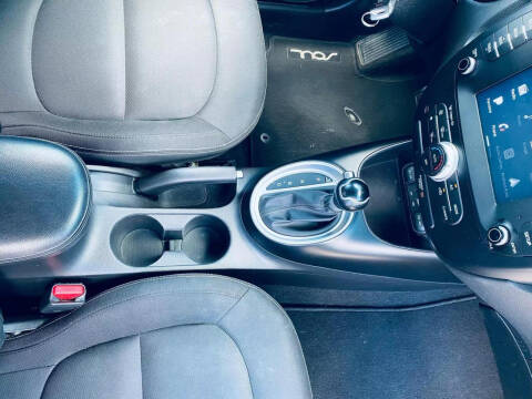 2019 Kia Soul +