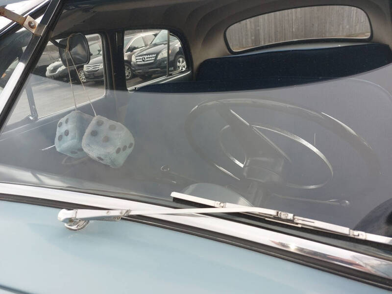 1951 Ford Deluxe
