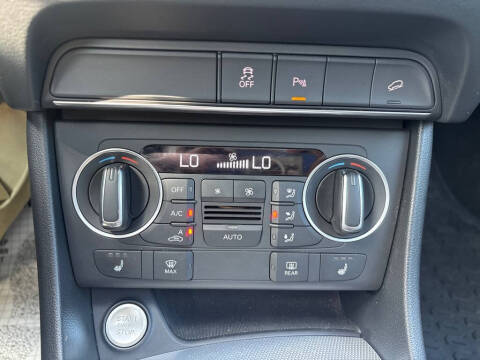 2016 Audi Q3 2.0T quattro Prestige