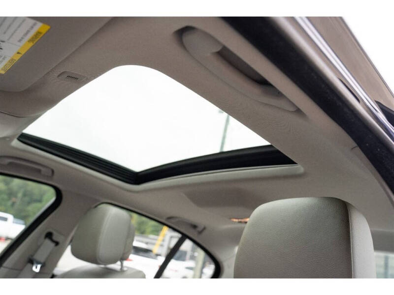 2012 BMW 5 Series 528i