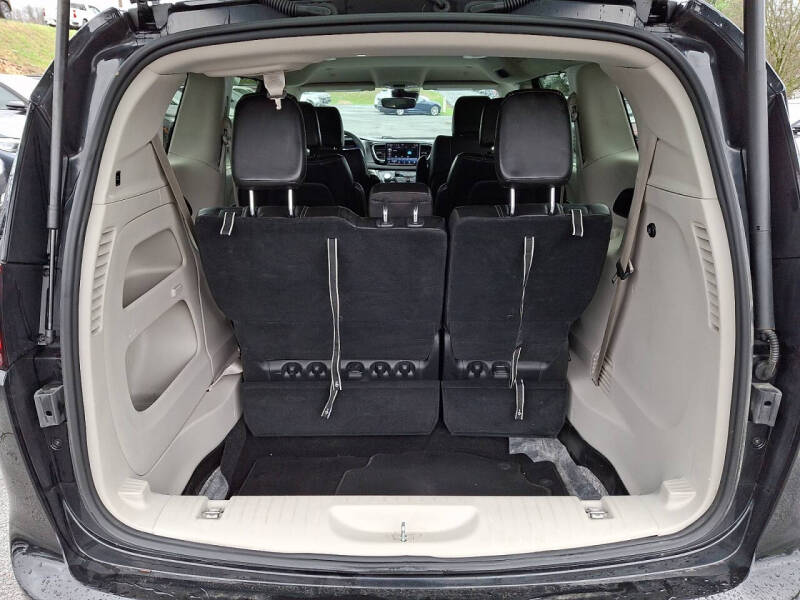 2023 Chrysler Pacifica Touring L