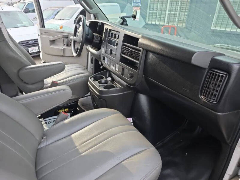 2016 GMC Savana 3500