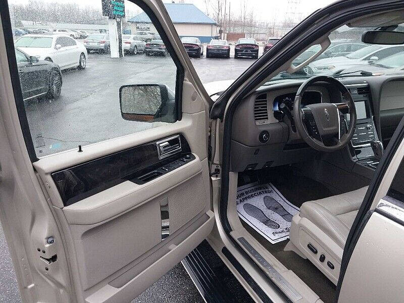 2017 Lincoln Navigator L Select