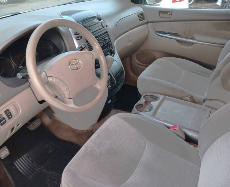 2008 Toyota Sienna LE photo 6