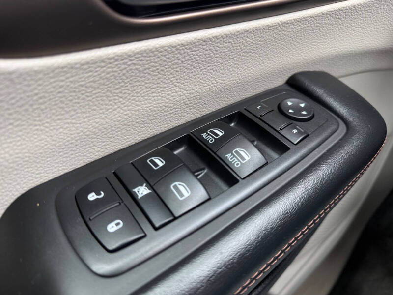 2017 Chrysler Pacifica Touring Plus