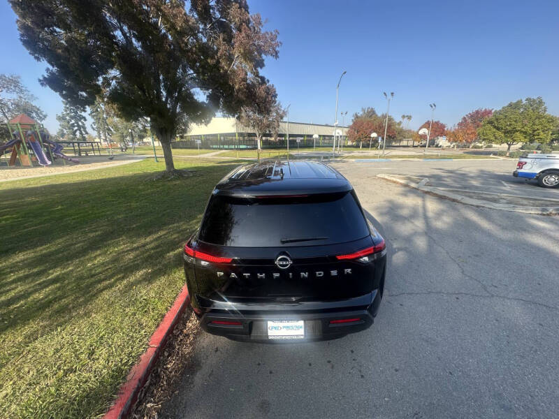 2022 Nissan Pathfinder S