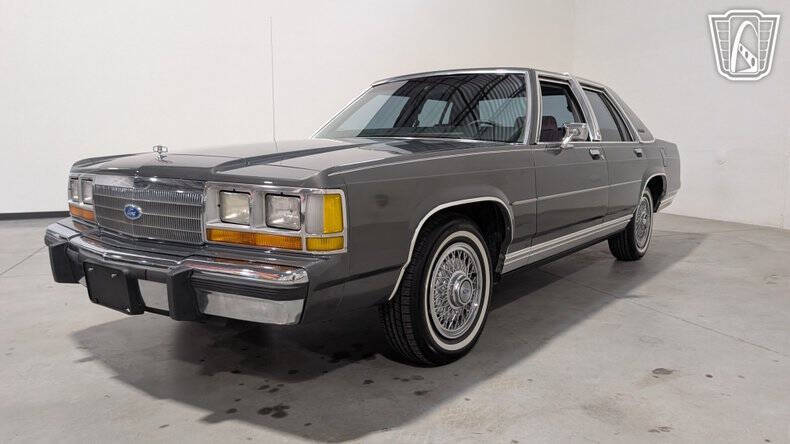 1988 Ford Crown Victoria