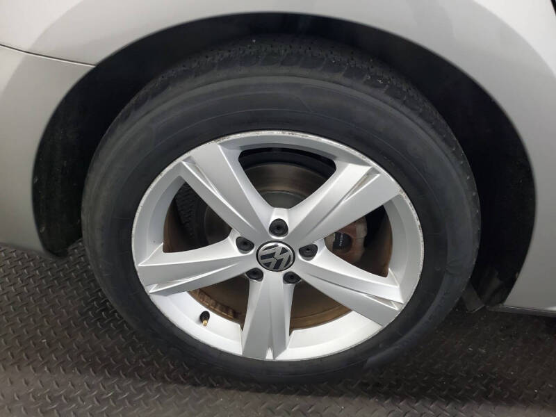 2014 Volkswagen Passat 1.8T SE