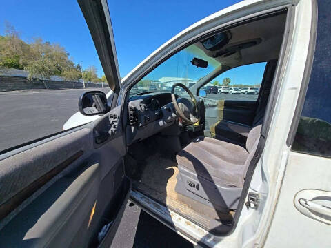 2000 Chrysler Town and Country LX