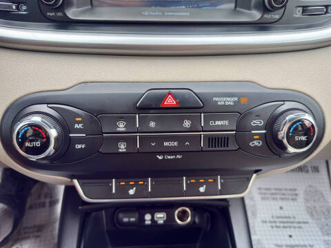 2017 Kia Sorento LX