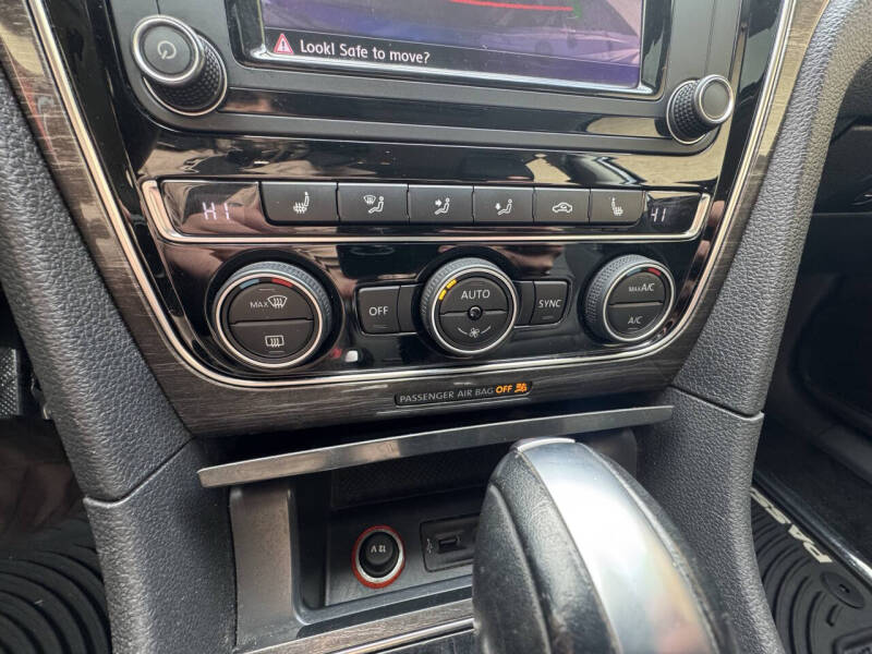 2017 Volkswagen Passat 1.8T SE