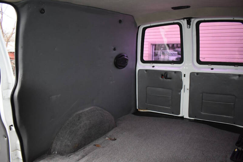 2013 Chevrolet Express Cargo Work Van photo 45