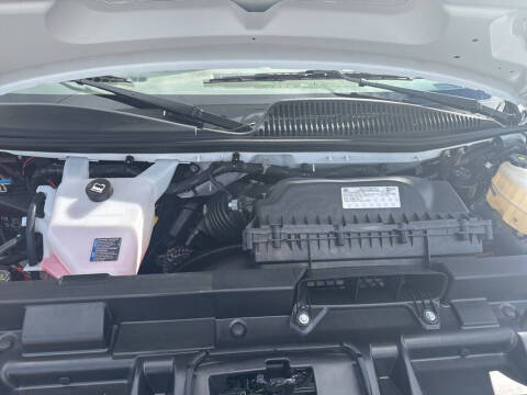 2025 Chevrolet Express 3500