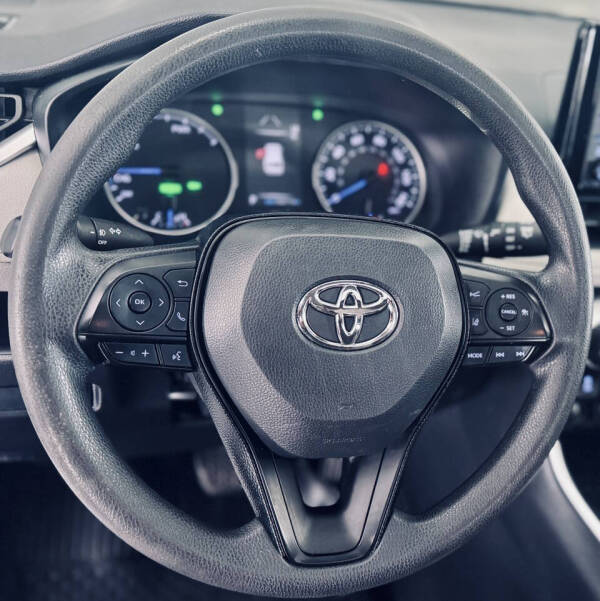 2020 Toyota RAV4 Hybrid XLE