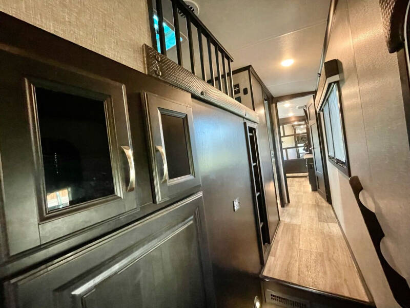 2022 Jayco North Point 377RLBH