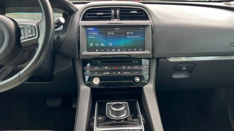 2017 Jaguar F-PACE 35t Prestige