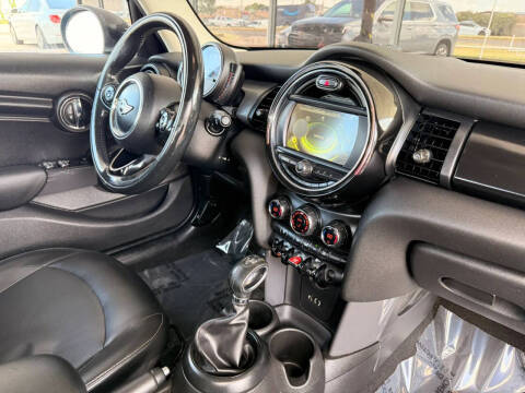 2017 MINI Hardtop 4 Door Cooper
