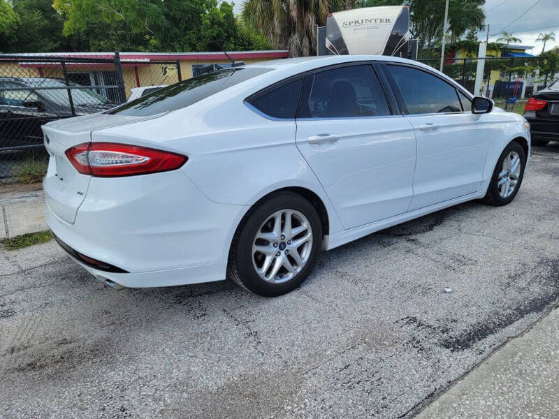 2015 Ford Fusion SE